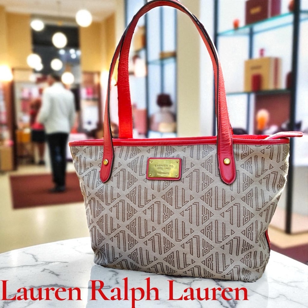 Lauren Ralph Lauren-Signature Khaki Shoulder bag. Salmon leather/gold accents.